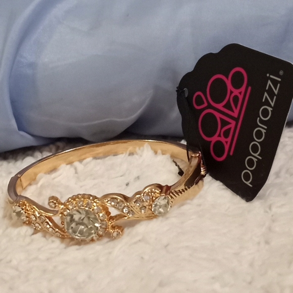 Expert Elegance Gold Bracelet.  NWT - Picture 1 of 3